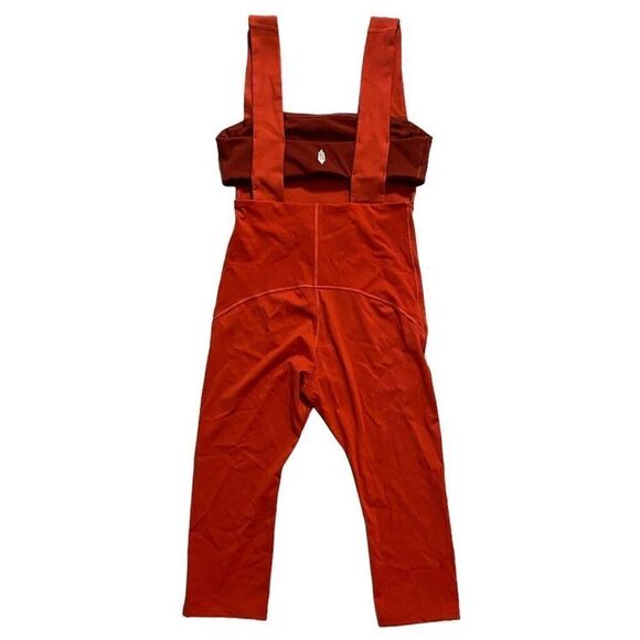 Free People Movement She’s A Maniac Red Athletic Cropped Jumpsuit Size Medium - Picture 2 of 6